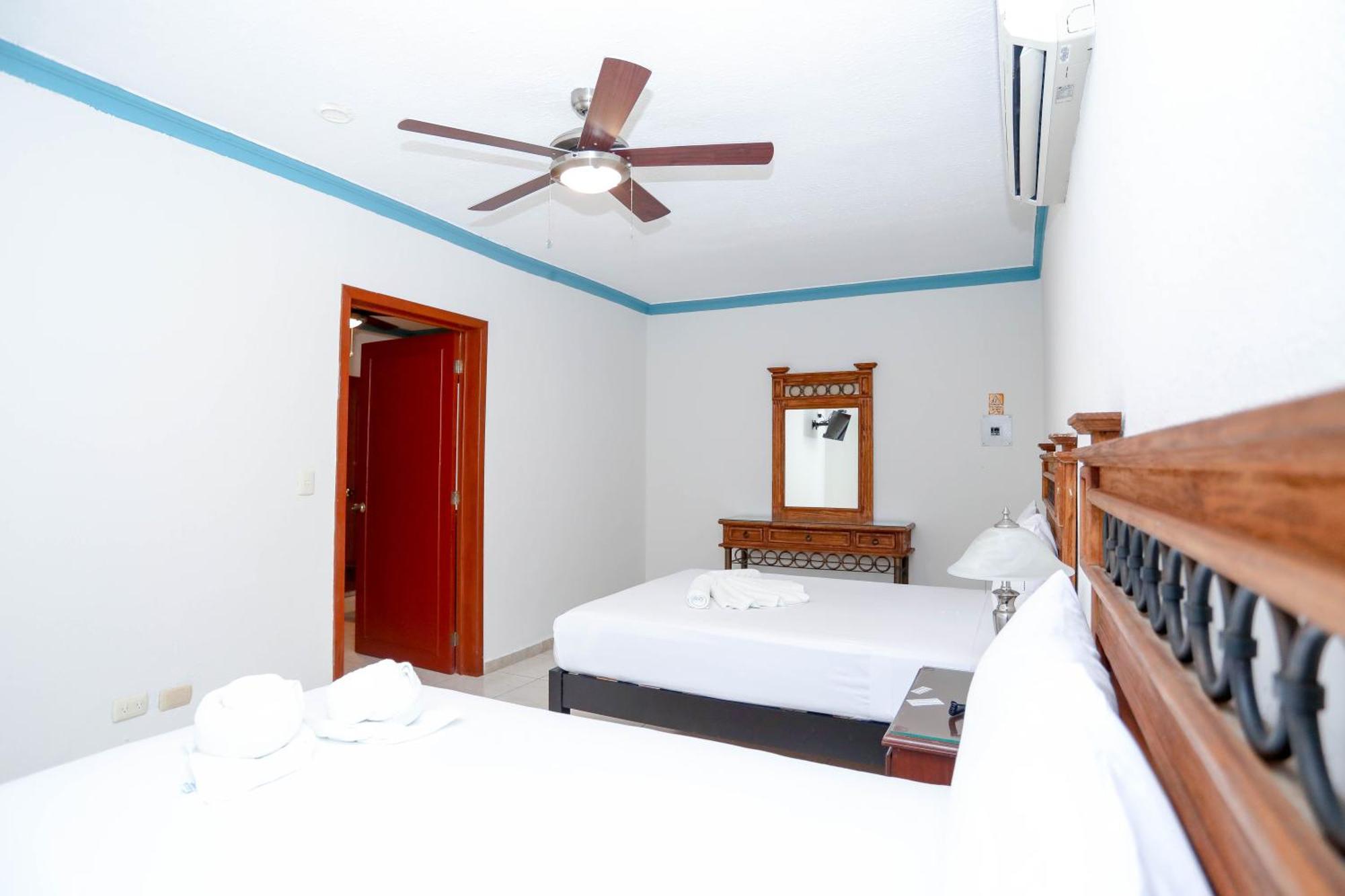 Hotel Avenida 칸쿤 외부 사진