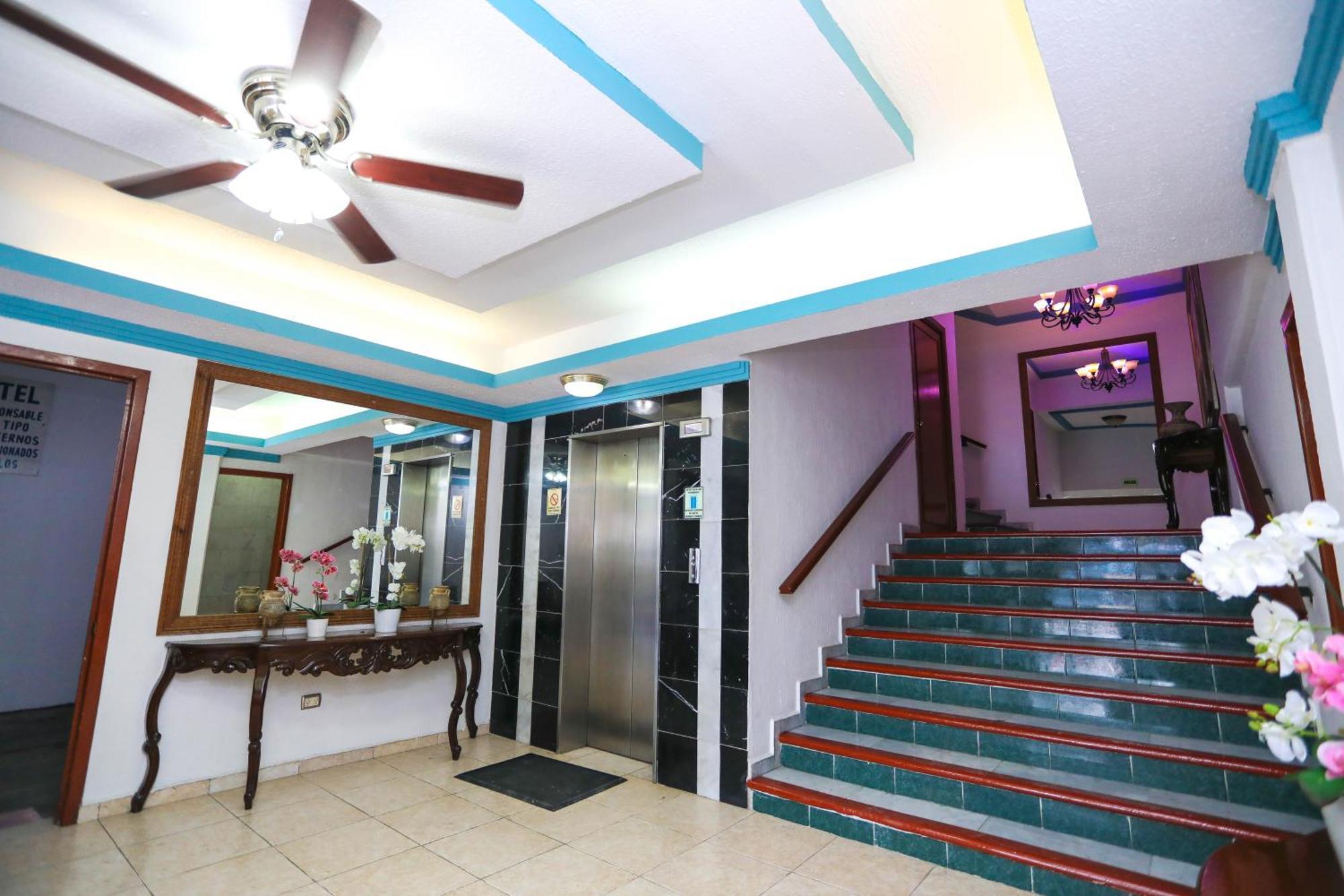 Hotel Avenida 칸쿤 외부 사진